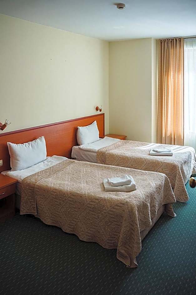 Dionis Hotel