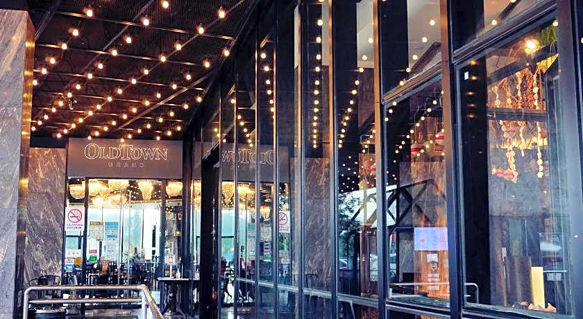 M ROOF HOTEL & RESIDENCES