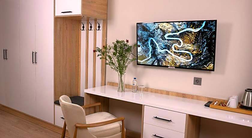 Golden River Hotel By Continent