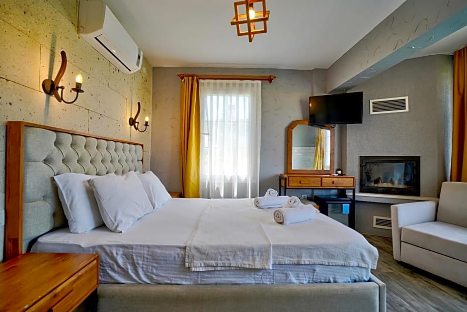 La Mira Suites