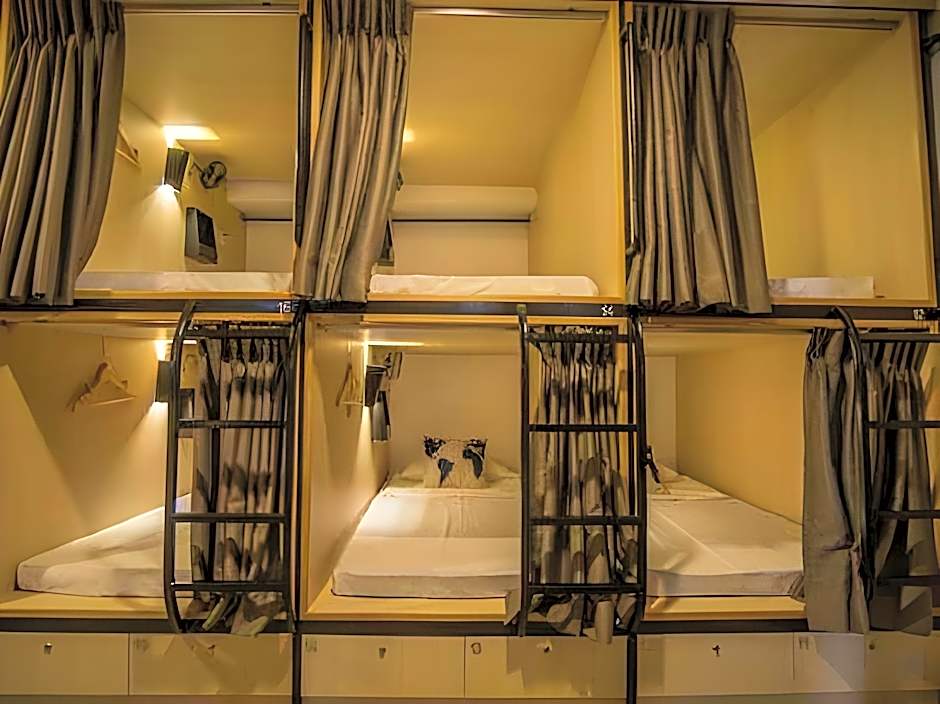 Traveller Bunker Hostel