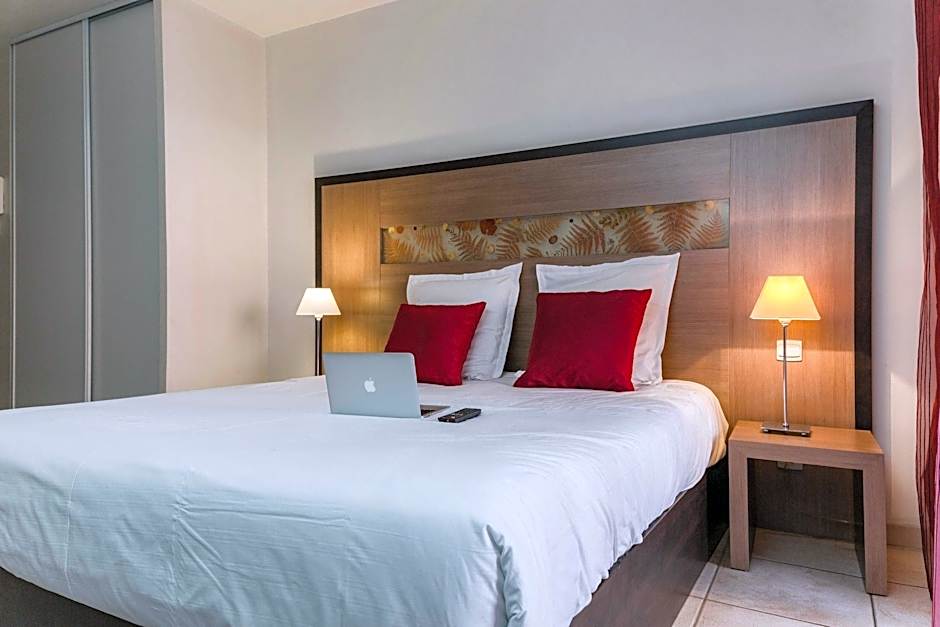 Park & Suites Village Aix-Le Rousset