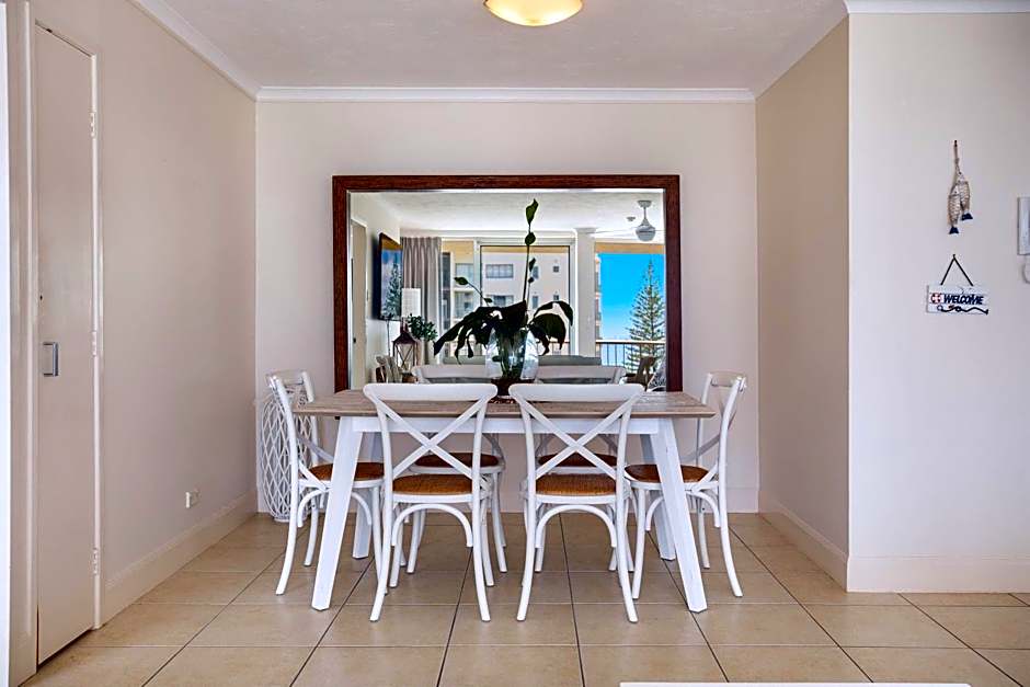 Rainbow Commodore Coolangatta