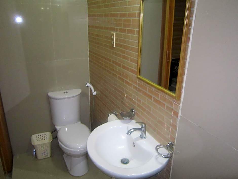 Plaza Maria Luisa Suites Inn