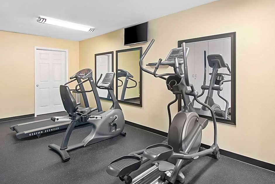 Best Western Cedar Inn
