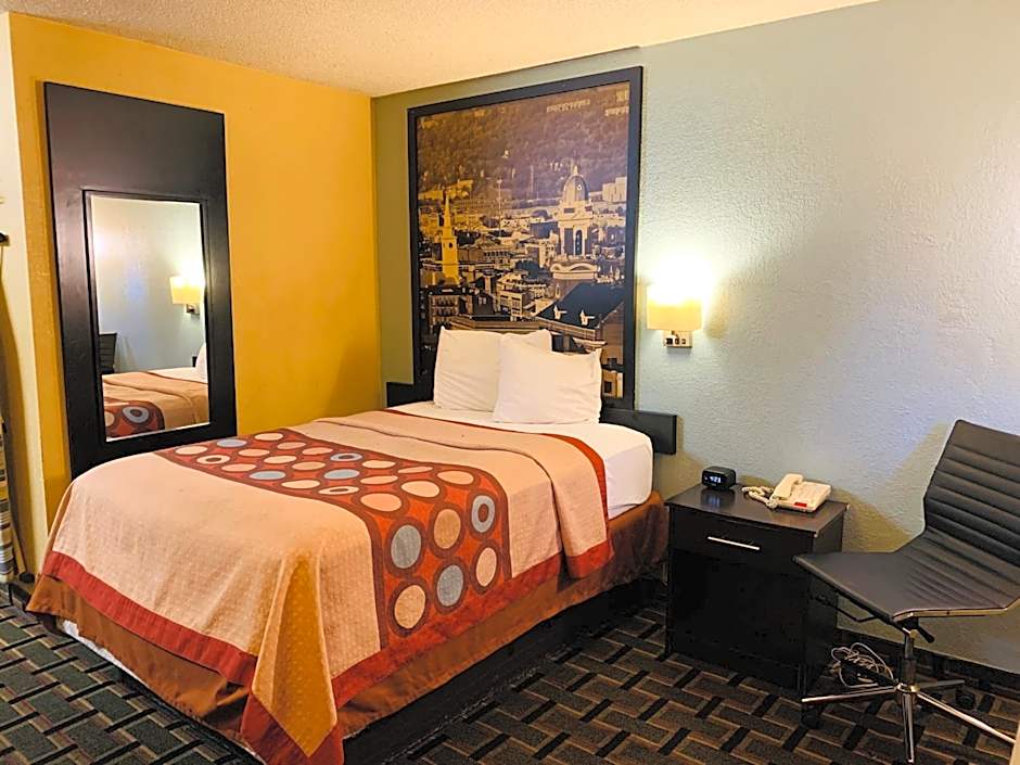 Super 8 by Wyndham Cincinnati OH