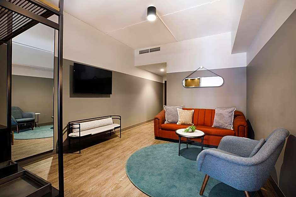 Cyrus Hotel, Topeka, A Tribute Portfolio Hotel