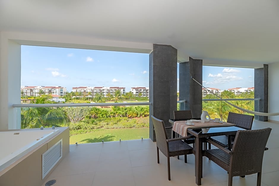 Mareazul Family Beach Condohotel