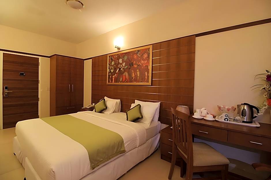 Srivar Hotels