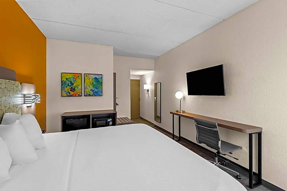 Spark by Hilton Syracuse Carrier Circle