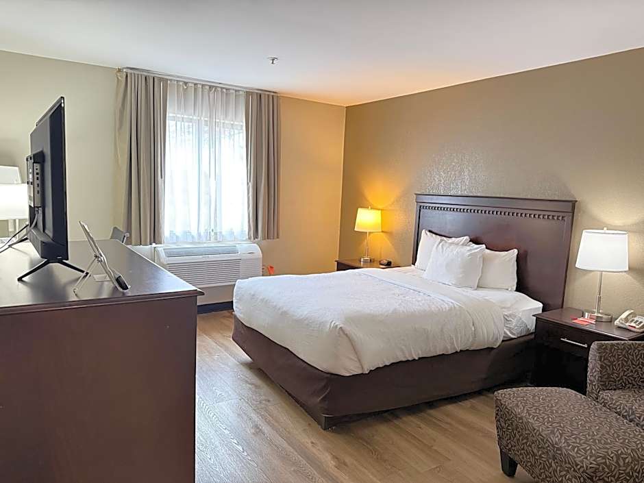 Econo Lodge Inn & Suites Monroe