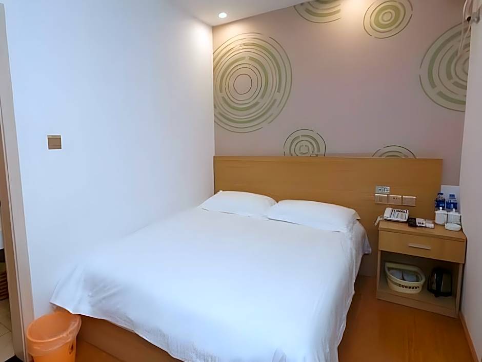 GreenTree Inn Zhejiang Ningbo South Railway Station Express Hotel