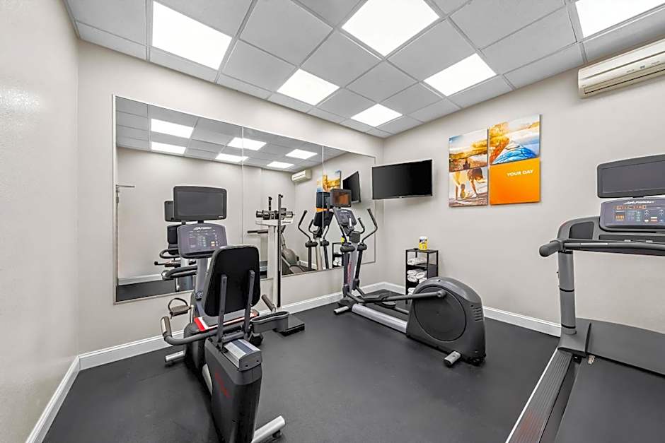 Comfort Inn & Suites Plainville-Foxboro