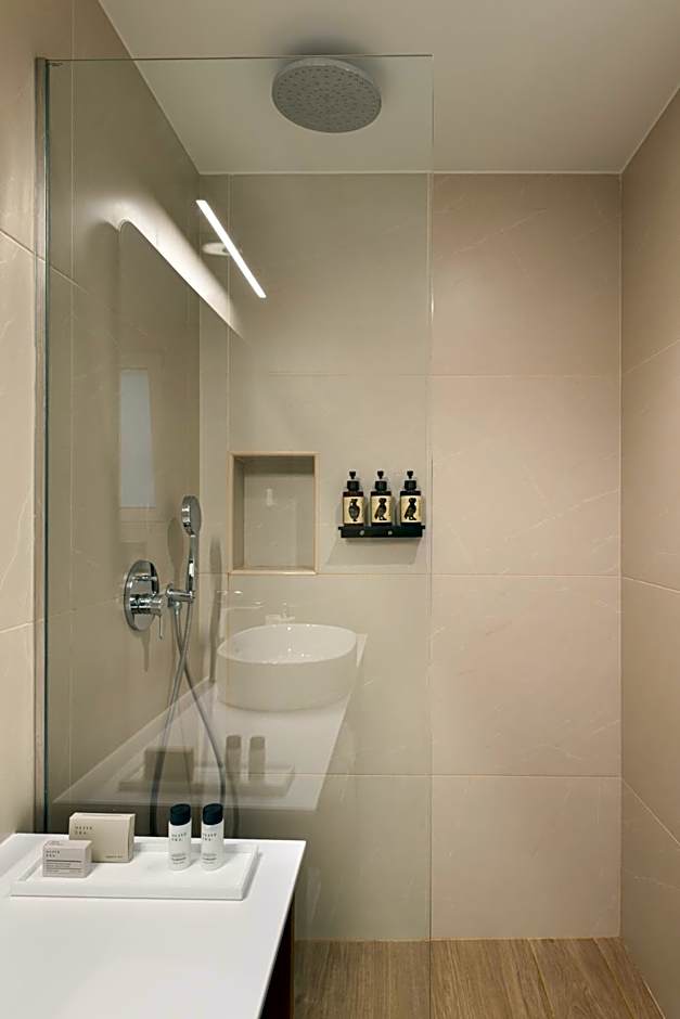 ASTIKON Xenofontos Suites