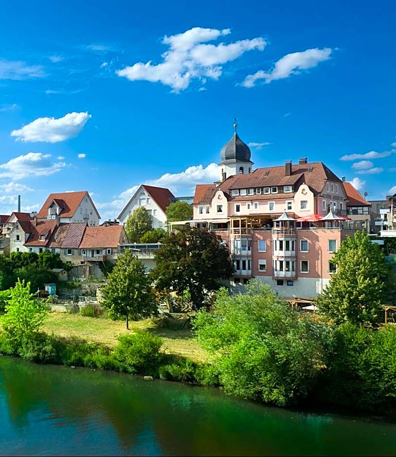 Hotel Schöne Aussicht renoviert