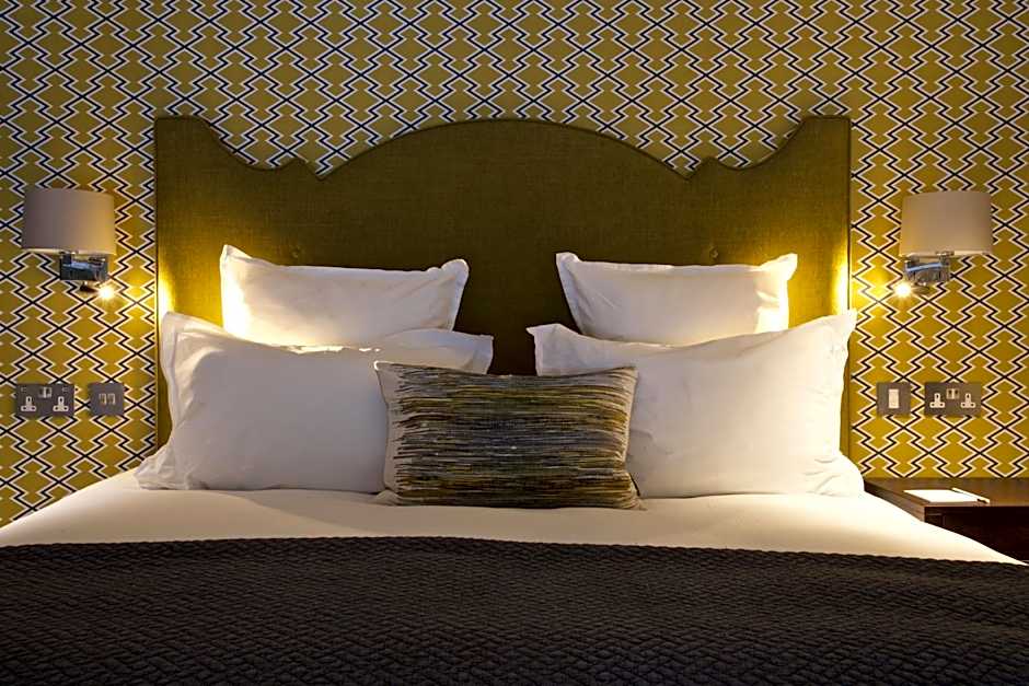 54 Queen's Gate Hotel