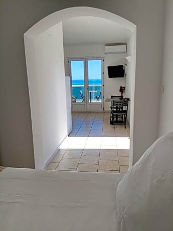 One-Bedroom Apartment with Sea View