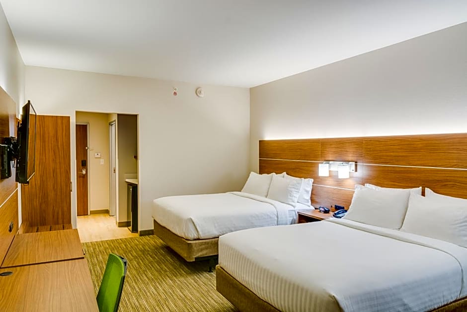 Holiday Inn Express & Suites Russellville