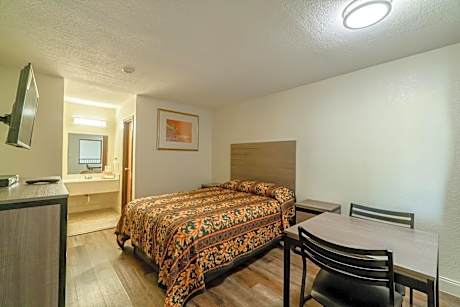 Queen Bed Non-Smoking