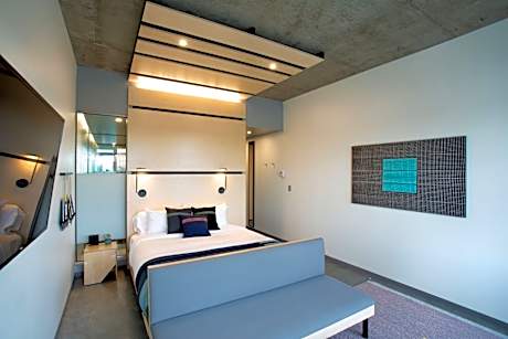 Deluxe King Mountain View