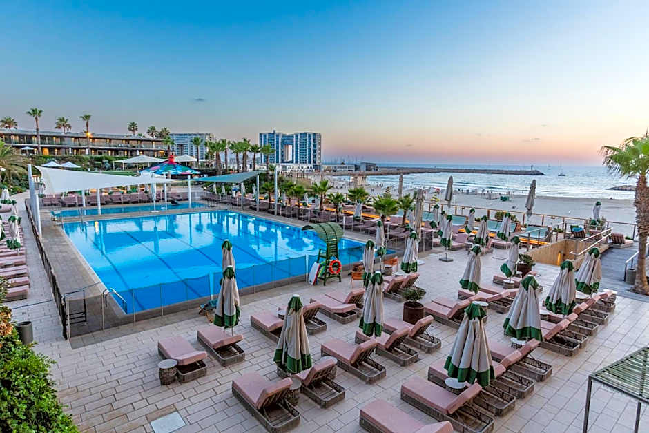 Dan Accadia Herzliya Hotel