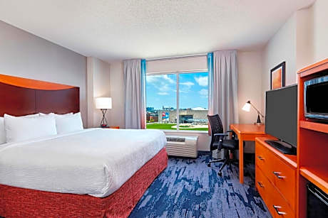 Skyline View, Guest room, 1 King, Skyline view, Top floor