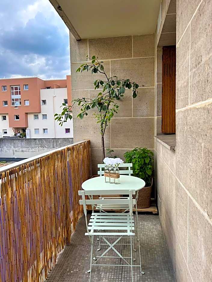 Charmant studio loggia Metro 3pers wifi