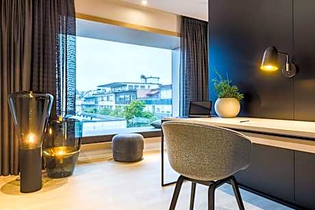 Superior Room - Bay Window