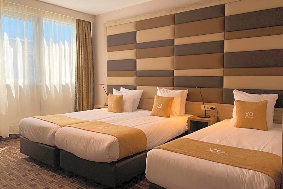 XO Hotels Blue Square