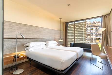 Double or Twin Room (1-2 Adults)