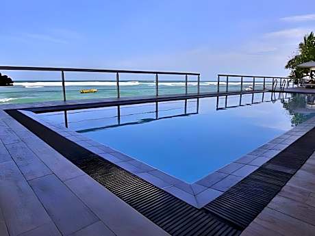 Coral Rock by Bansei