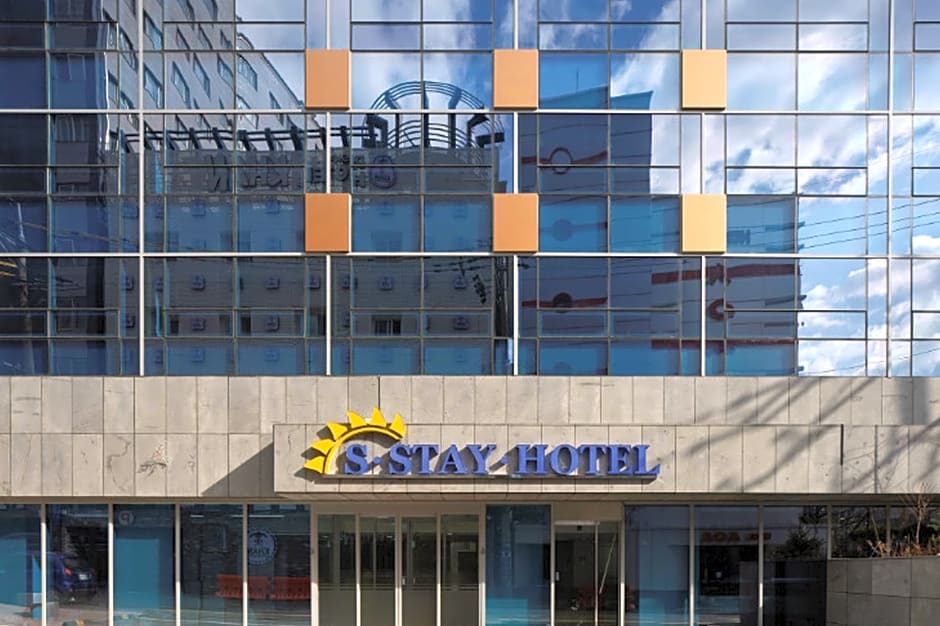 S Stay Hotel