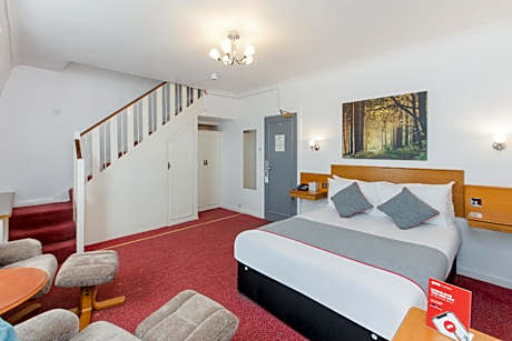 Standard Triple Room with View