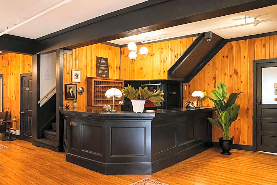 The Pines Inn