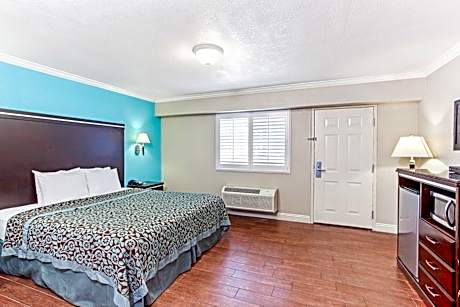 Cabana Inn & Suites