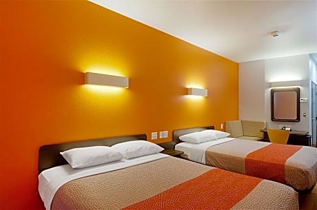 Queen Room with Two Queen Beds - Disability Access - Roll In Shower
