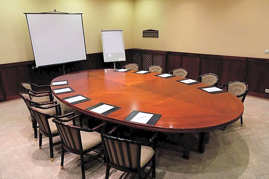 Holiday Inn Budapest-Budaörs By IHG