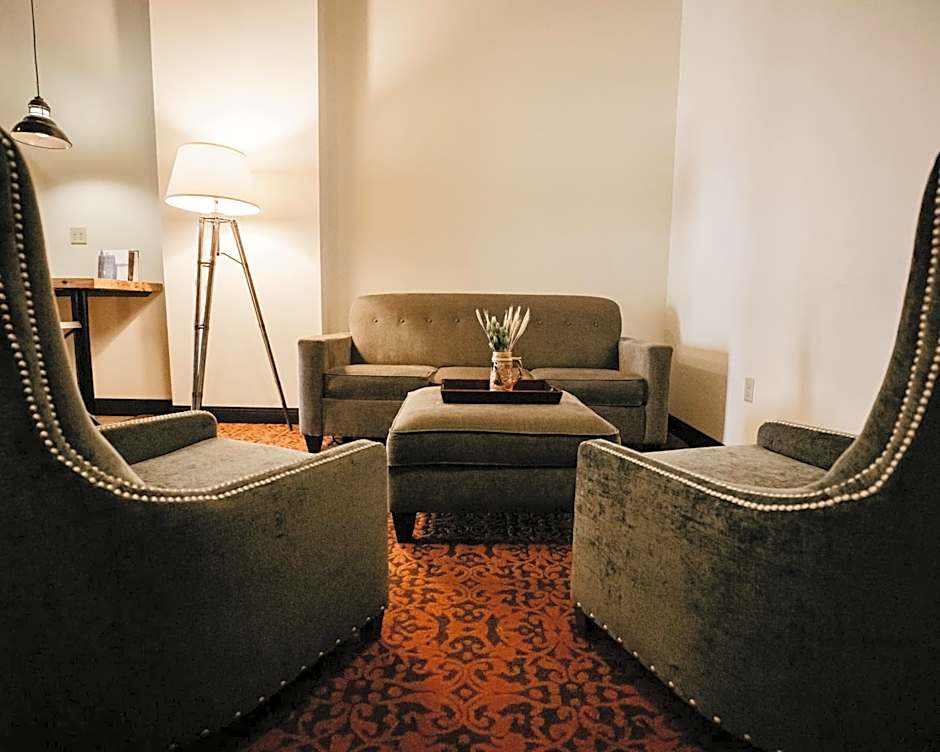 Brewhouse Inn And Suites