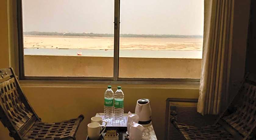 Dwivedi Hotels - Palace On Steps