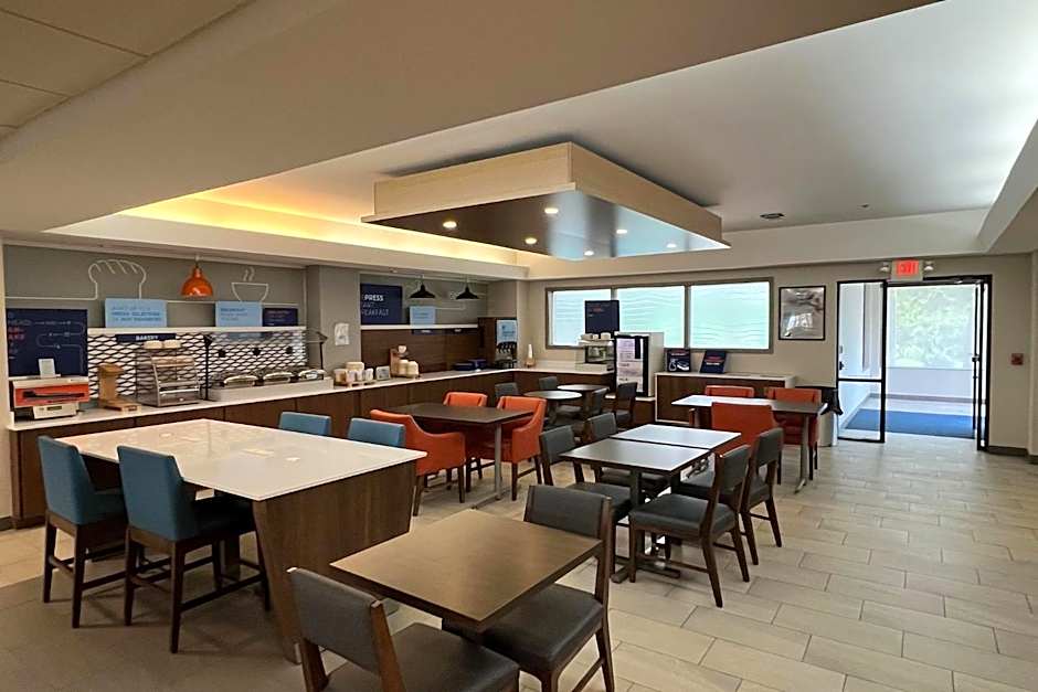 Holiday Inn Express Harrisburg NE By IHG