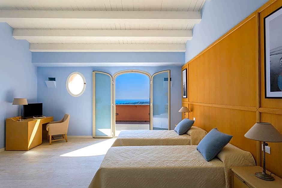 Photo 1 of 19 of Deluxe 1 Double Bed or 2 Beds, Sea View