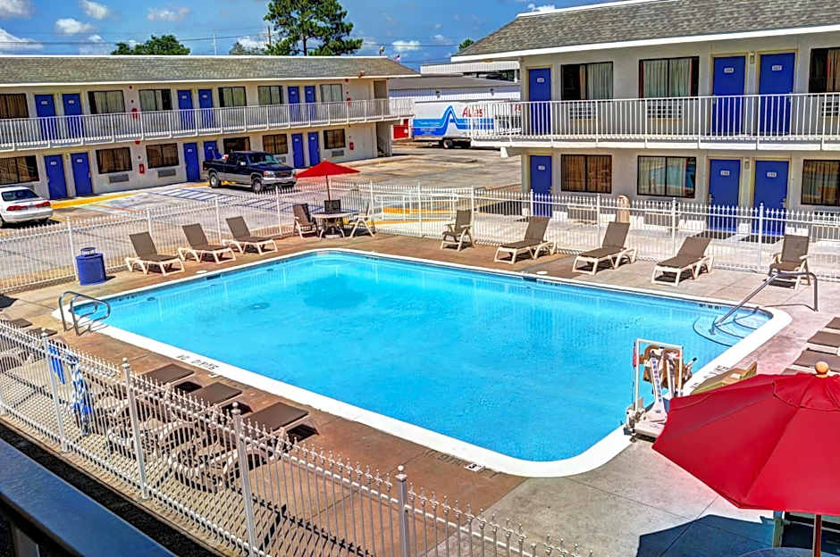 Motel 6-Slidell, LA - New Orleans