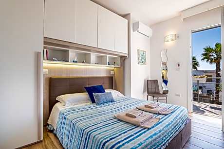 Deluxe Double Room with Balcony and Sea View