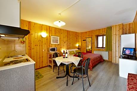 Studio (3 Adults)