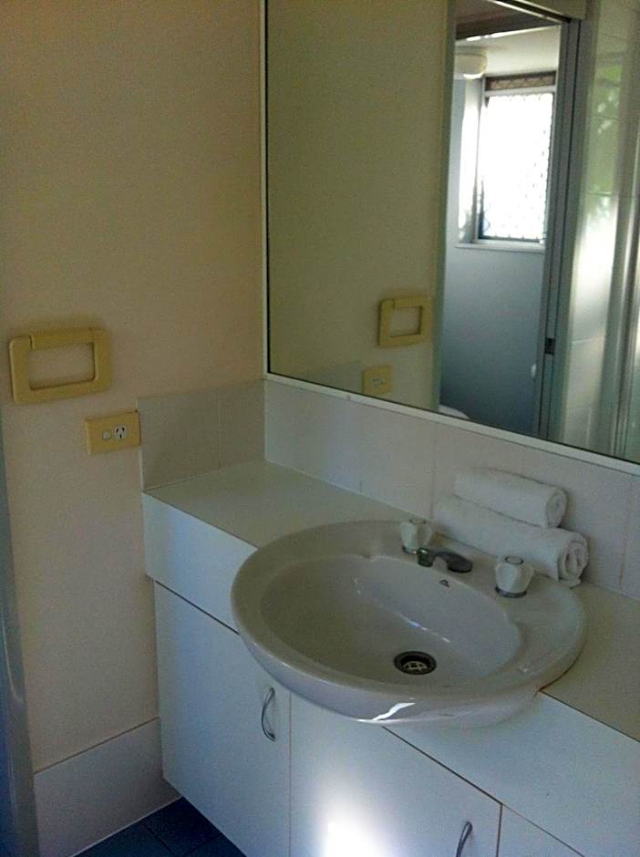 Bayviews and Harbourview Holiday Apartments