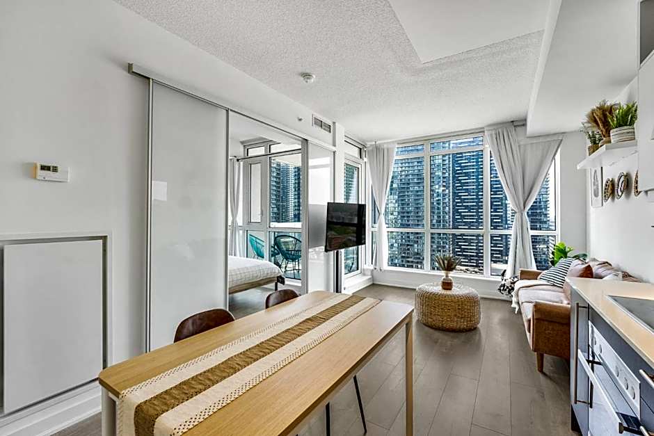 King Bed, Amazing View, Free Parking