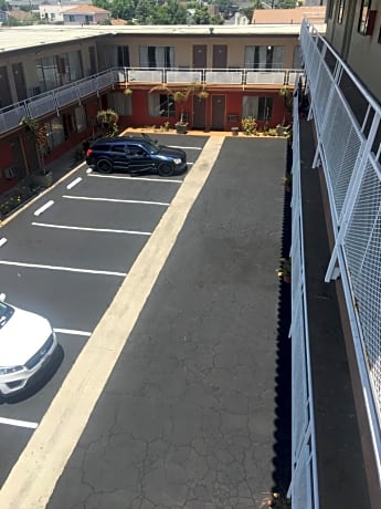 Long Beach Motel