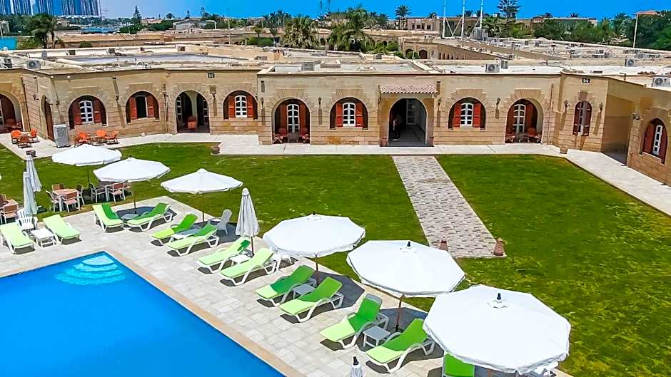 Golden Lake Marina Hotel