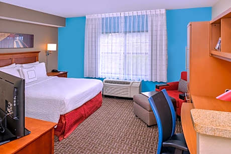 Studio Queen Room with Roll-In Shower -  Mobility Accessible