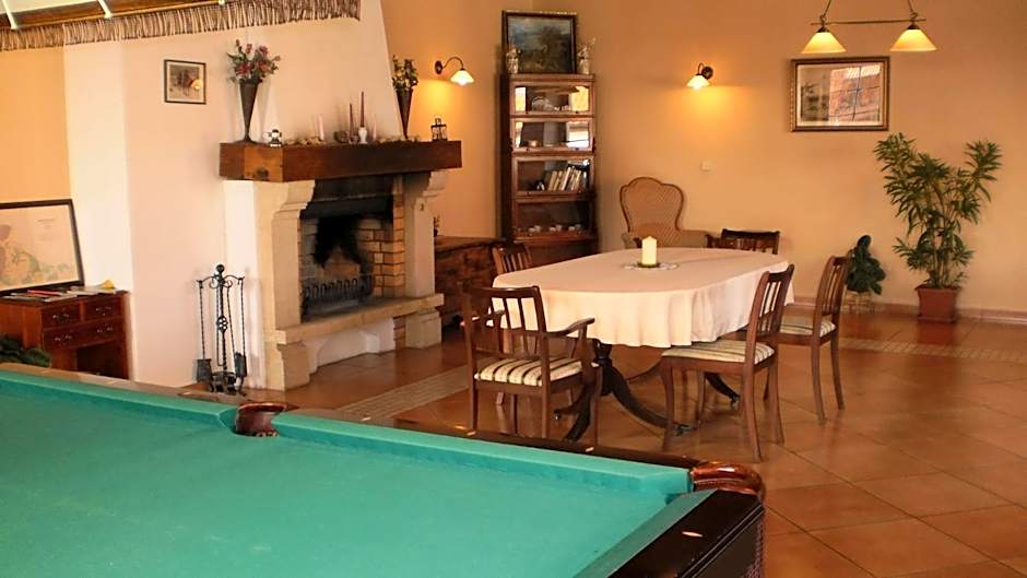 Hotelový a jezdecký areál Dvůr Krutěnice